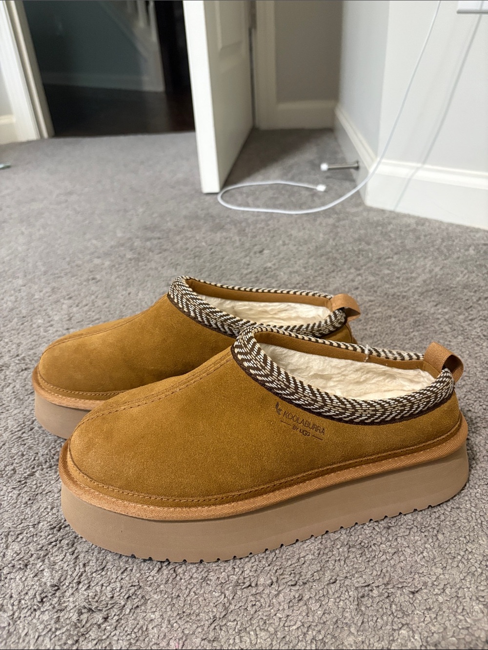 Koolaburra by UGG Women's Burree Platform Slipper